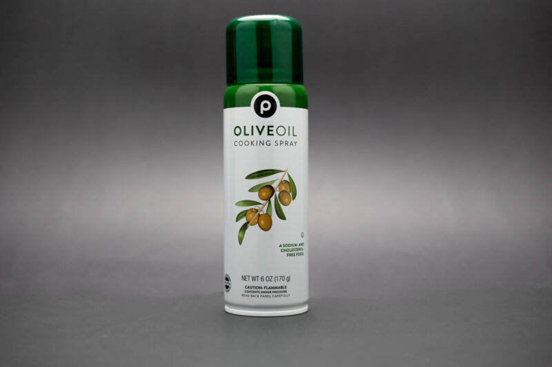Öl in praktischer Sprayflasche