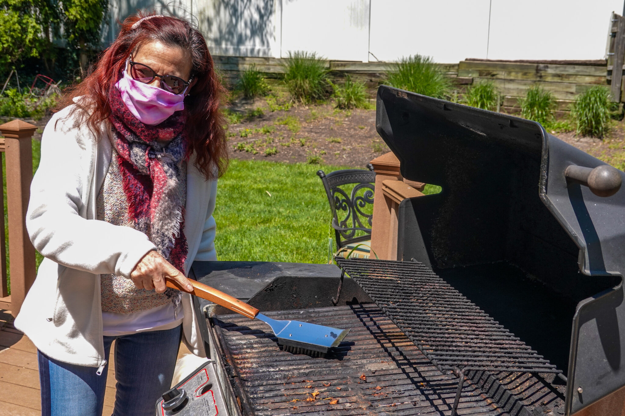 Grillreiniger hilft bei der Arbeit